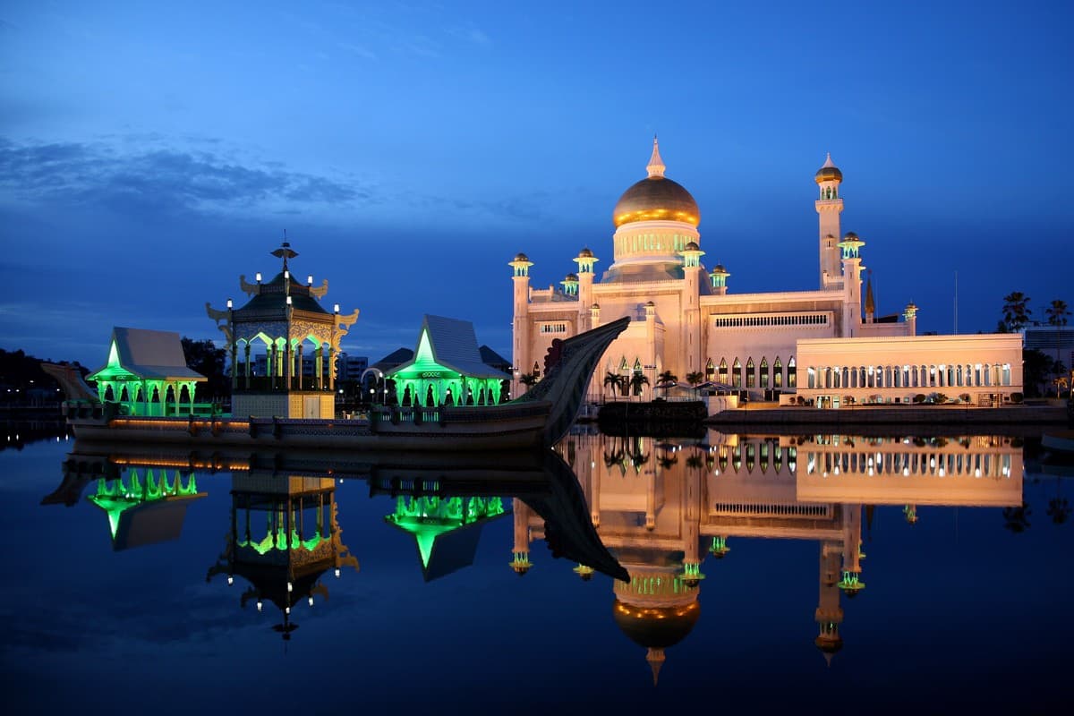 Omar Ali Saifuddien Mosque