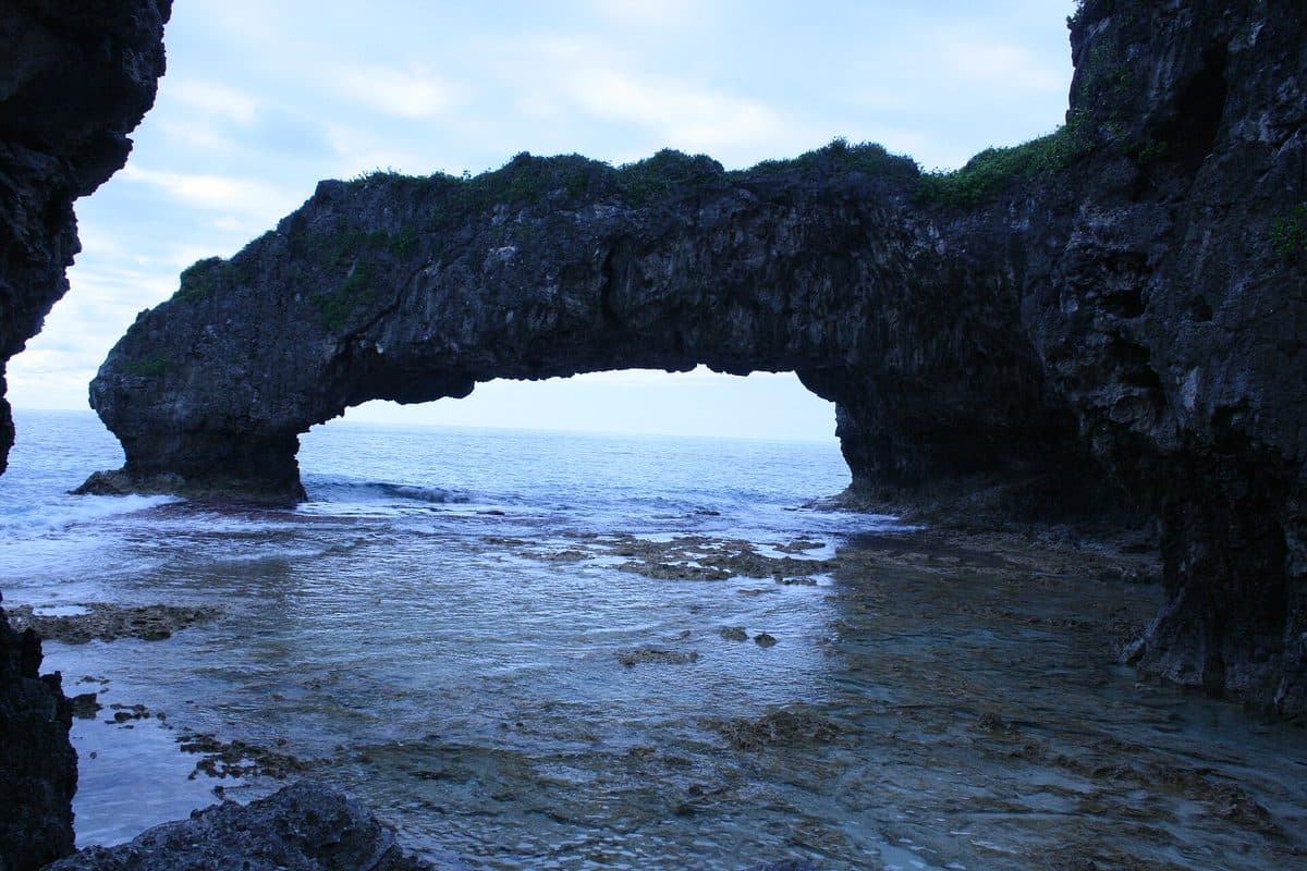 Coastal rock arch, Niue — Niue
